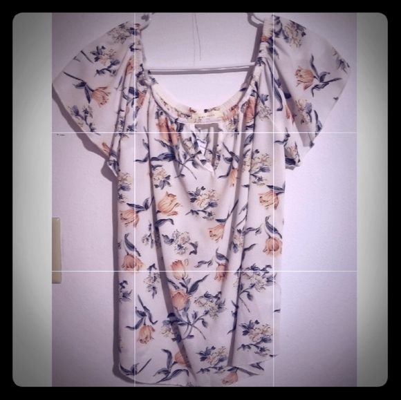 White floral blouse/top - Picture 1 of 2